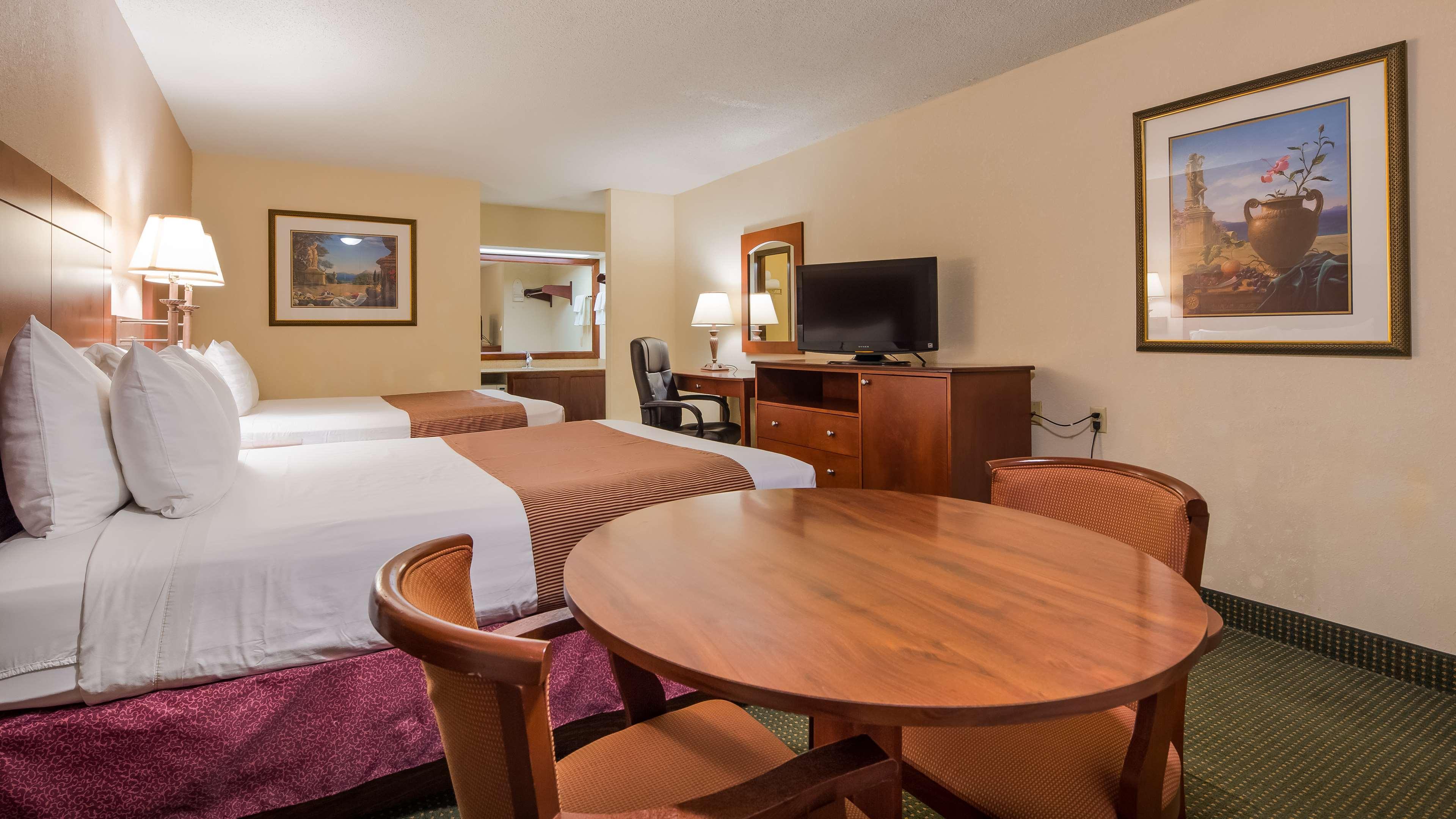 Best Western Montis Inn Saint Robert Exterior photo